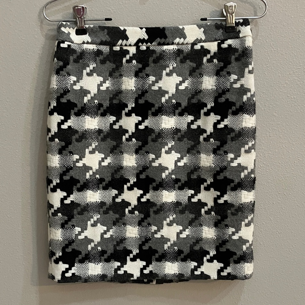 LOFT Petite Houndstooth Wool Skirt – Size 0P